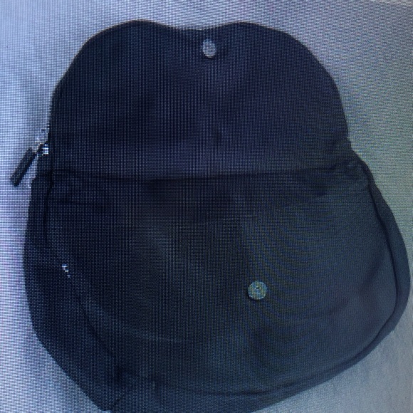 patagonia tres backpack Black Hole Micro MLC 22L seat carry Hokaia Black Leather Backpack Color:001/BLK/Black Pouch